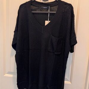 Dokotoo Black V-Neck Top